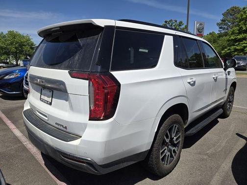 Summit White 2024 GMC Yukon AT4