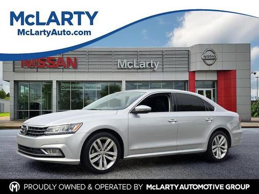 Reflex Silver Metallic 2018 Volkswagen Passat 2.0T SEL Premium