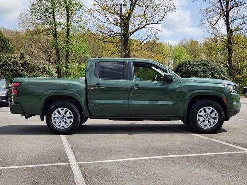 Tactical Green 2024 Nissan Frontier SV