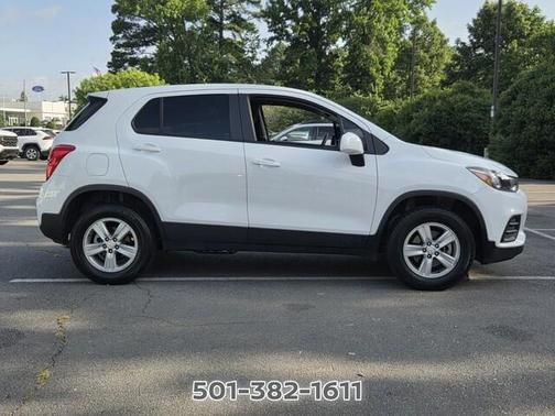 Summit White 2022 Chevrolet Trax LS