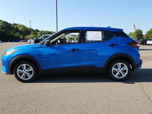 2025 Nissan Kicks Play S