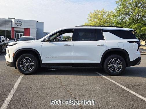 White 2024 Chevrolet Traverse LT
