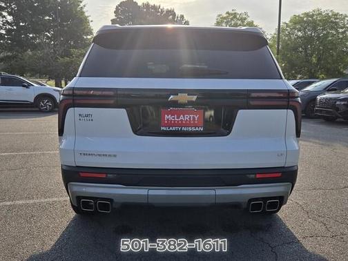 White 2024 Chevrolet Traverse LT