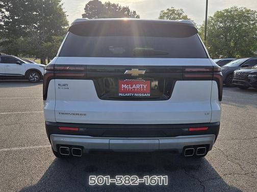 Summit White 2024 Chevrolet Traverse LT