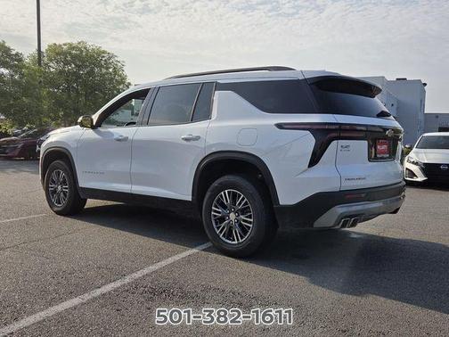 White 2024 Chevrolet Traverse LT