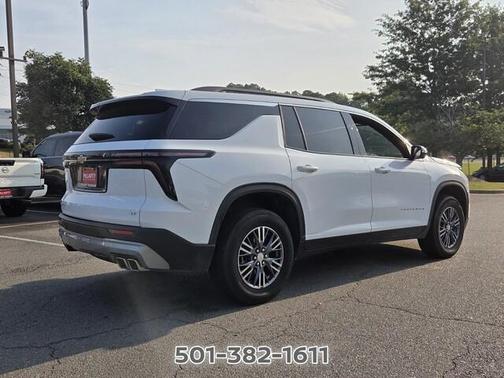White 2024 Chevrolet Traverse LT