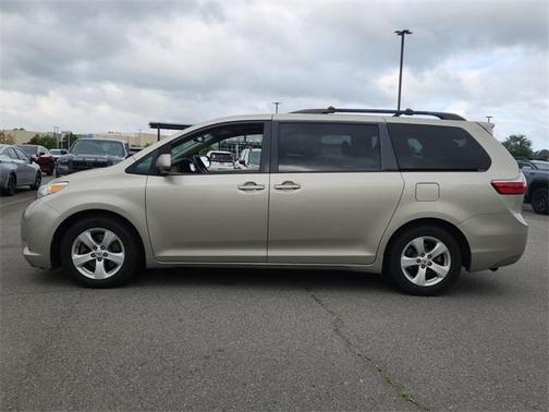 2015 Toyota Sienna LE