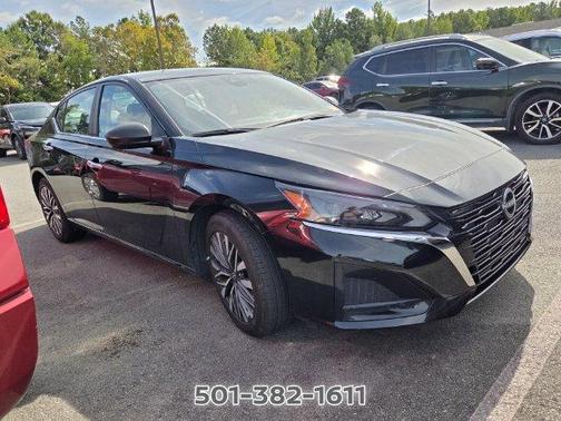Super Black 2025 Nissan Altima SV