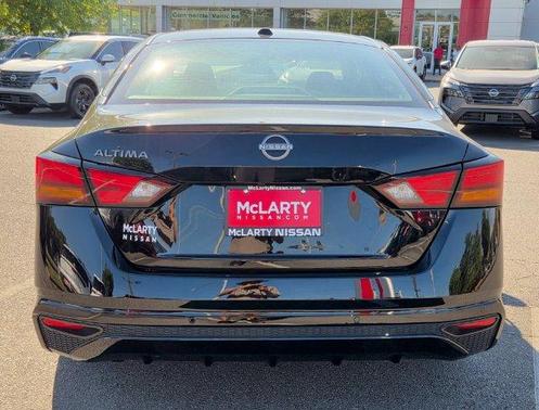 Super Black 2025 Nissan Altima SV