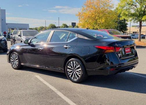 Super Black 2025 Nissan Altima SV