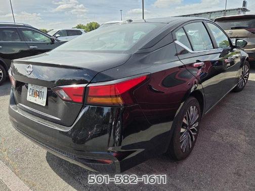 Super Black 2025 Nissan Altima SV