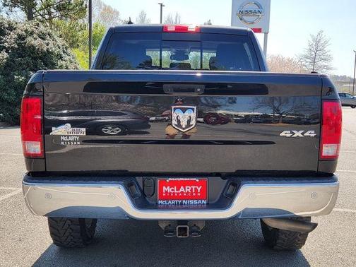 Brilliant Black Crystal Pearlcoat 2017 RAM 1500 Big Horn