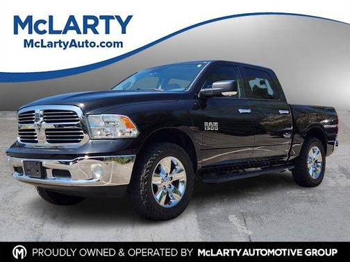 Brilliant Black Crystal Pearlcoat 2017 RAM 1500 Big Horn