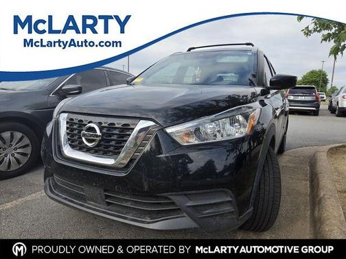 Super Black 2020 Nissan Kicks SV