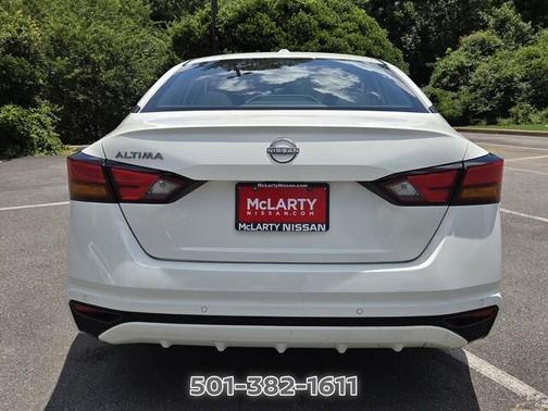 Glacier White 2025 Nissan Altima SV