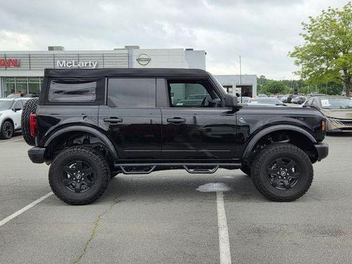 Shadow Black 2024 Ford Bronco Black Diamond