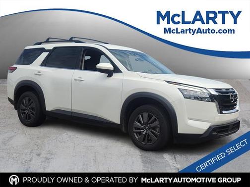 2023 Nissan Pathfinder SV