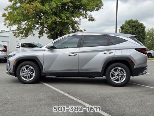 Shimmering Silver 2026 Hyundai TUCSON SE