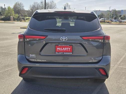 Magnetic Gray Metallic 2021 Toyota Highlander LE