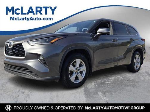 Magnetic Gray Metallic 2021 Toyota Highlander LE