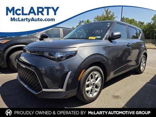 Gray 2024 Kia Soul LX