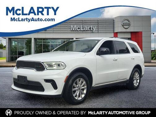 White 2023 Dodge Durango SXT