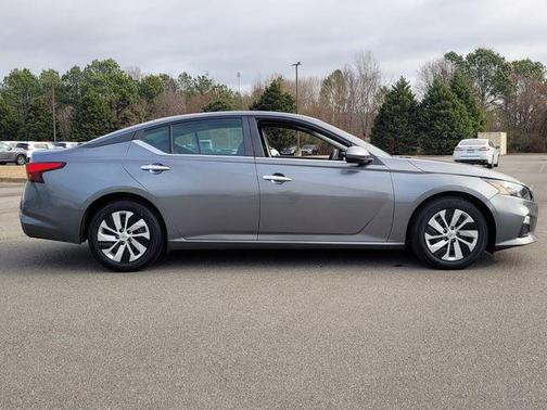 Gun Metallic 2022 Nissan Altima 2.5 S