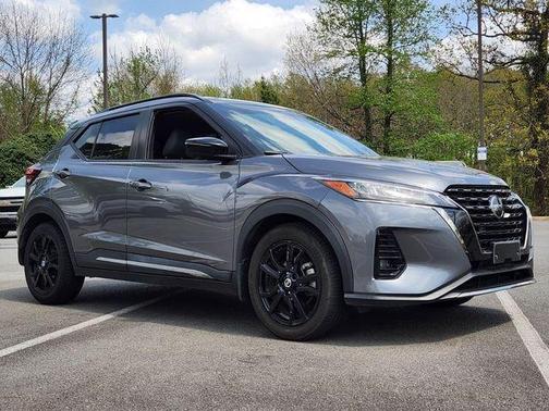Gun Metallic 2021 Nissan Kicks SR