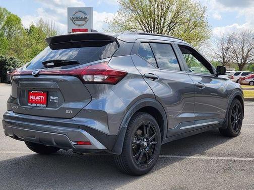 Gun Metallic 2021 Nissan Kicks SR