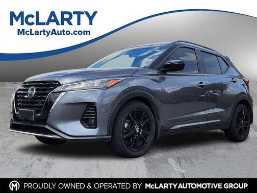 Gun Metallic 2021 Nissan Kicks SR