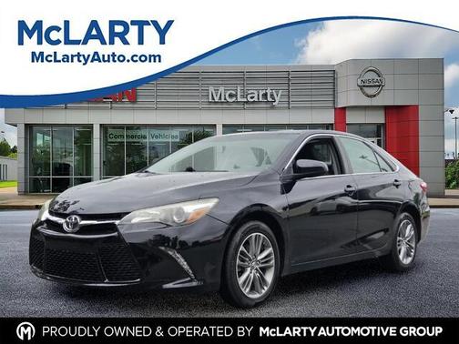 Midnight Black Metallic 2017 Toyota Camry SE