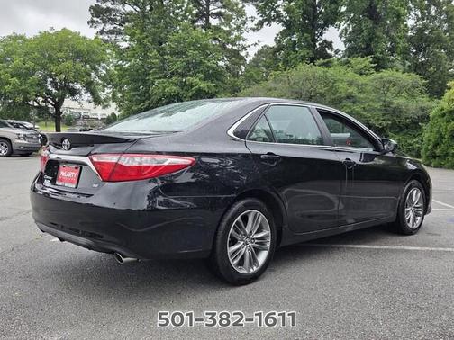 Midnight Black Metallic 2017 Toyota Camry SE