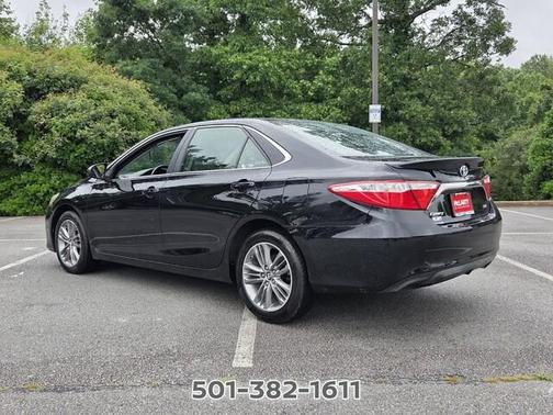 Midnight Black Metallic 2017 Toyota Camry SE