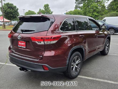 Ooh La La Rouge Mica 2017 Toyota Highlander LE
