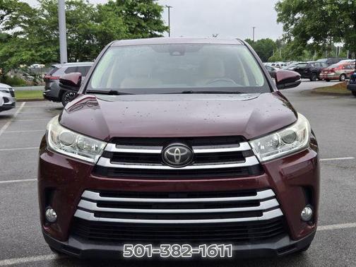 Ooh La La Rouge Mica 2017 Toyota Highlander LE