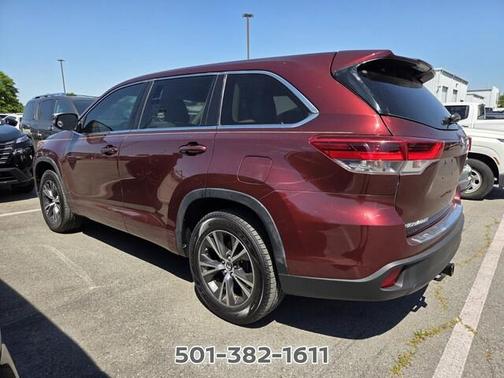 Ooh La La Rouge Mica 2017 Toyota Highlander LE Plus