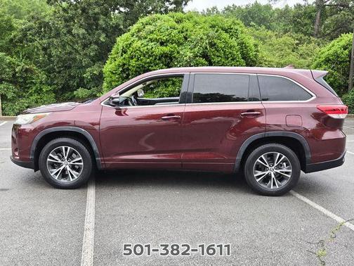 Ooh La La Rouge Mica 2017 Toyota Highlander LE