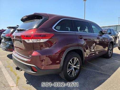 Ooh La La Rouge Mica 2017 Toyota Highlander LE Plus