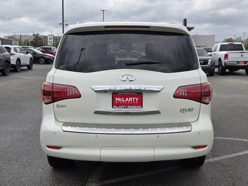 2017 INFINITI QX80 Base