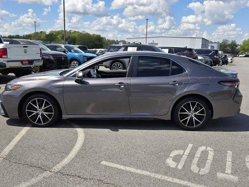 Predawn Gray Mica 2022 Toyota Camry SE