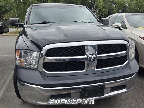Brilliant Black Crystal Pearlcoat 2017 RAM 1500 Tradesman/Express