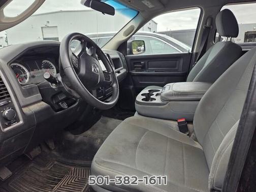 Brilliant Black Crystal Pearlcoat 2017 RAM 1500 Tradesman/Express