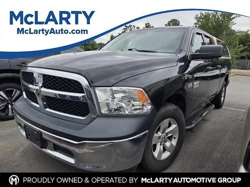Brilliant Black Crystal Pearlcoat 2017 RAM 1500 Tradesman/Express