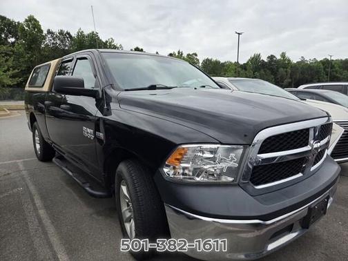 Brilliant Black Crystal Pearlcoat 2017 RAM 1500 Tradesman/Express