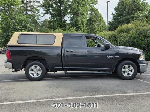 Brilliant Black Crystal Pearlcoat 2017 RAM 1500 Tradesman/Express