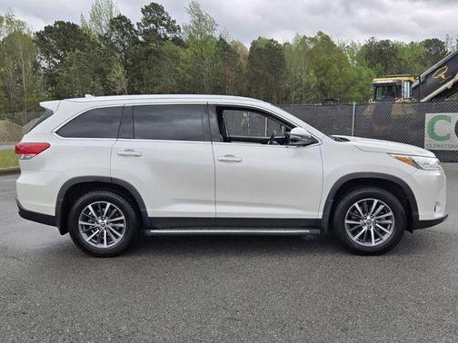 Blizzard Pearl 2019 Toyota Highlander XLE