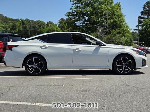White 2023 Nissan Altima 2.5 SR