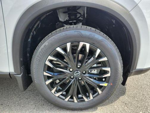 Everest White P 2026 Nissan Rogue Dark Armor