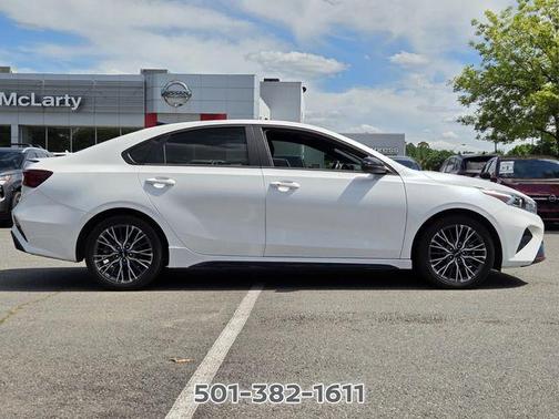 Snow White Pearl 2024 Kia Forte GT-Line