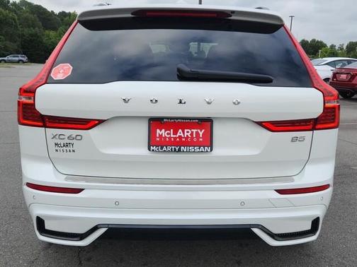 2023 Volvo XC60 B5 Plus Dark Theme